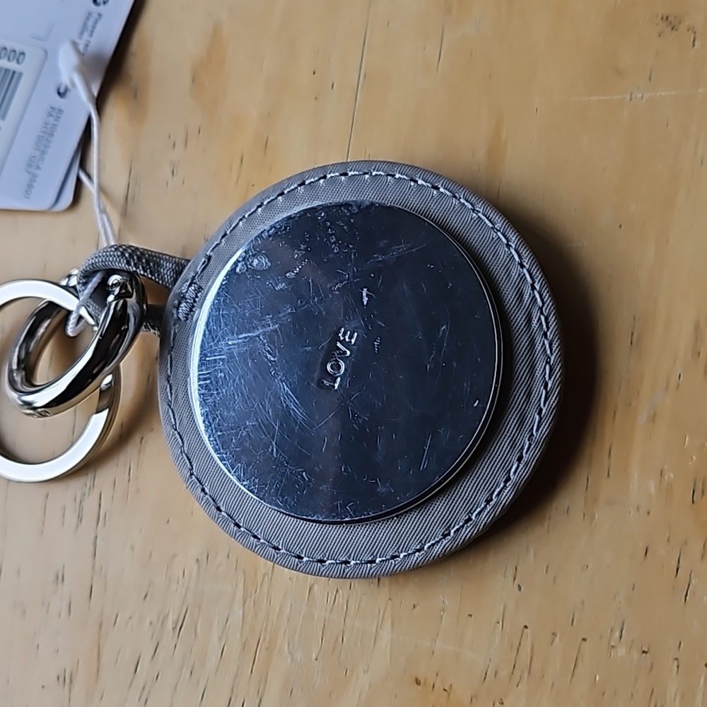 LULULEMON LOGO KEYCHAIN - Picture 7 of 10